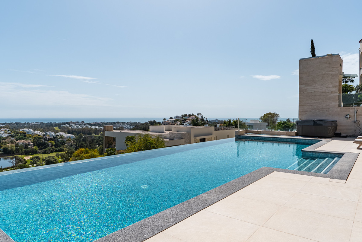 Se vende Villa - Chalet de 5 dormitorios en Costa Del Sol, Málaga, España