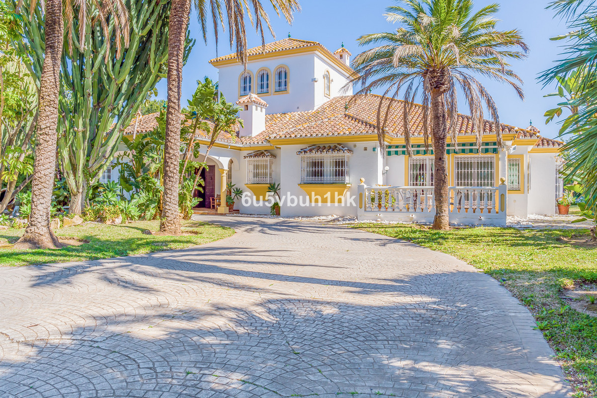 Se vende Villa - Chalet de 8 dormitorios en Costa Del Sol, Málaga, España