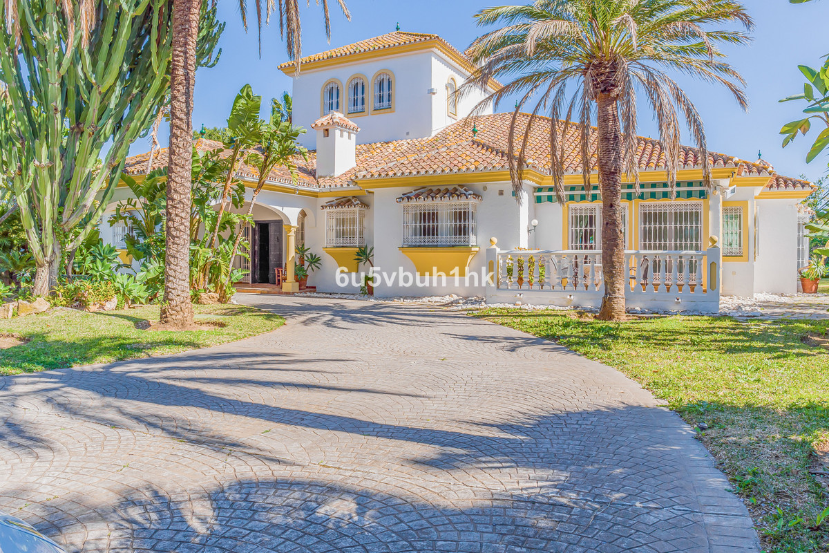 Se vende Villa - Chalet de 8 dormitorios en Costa Del Sol, Málaga, España