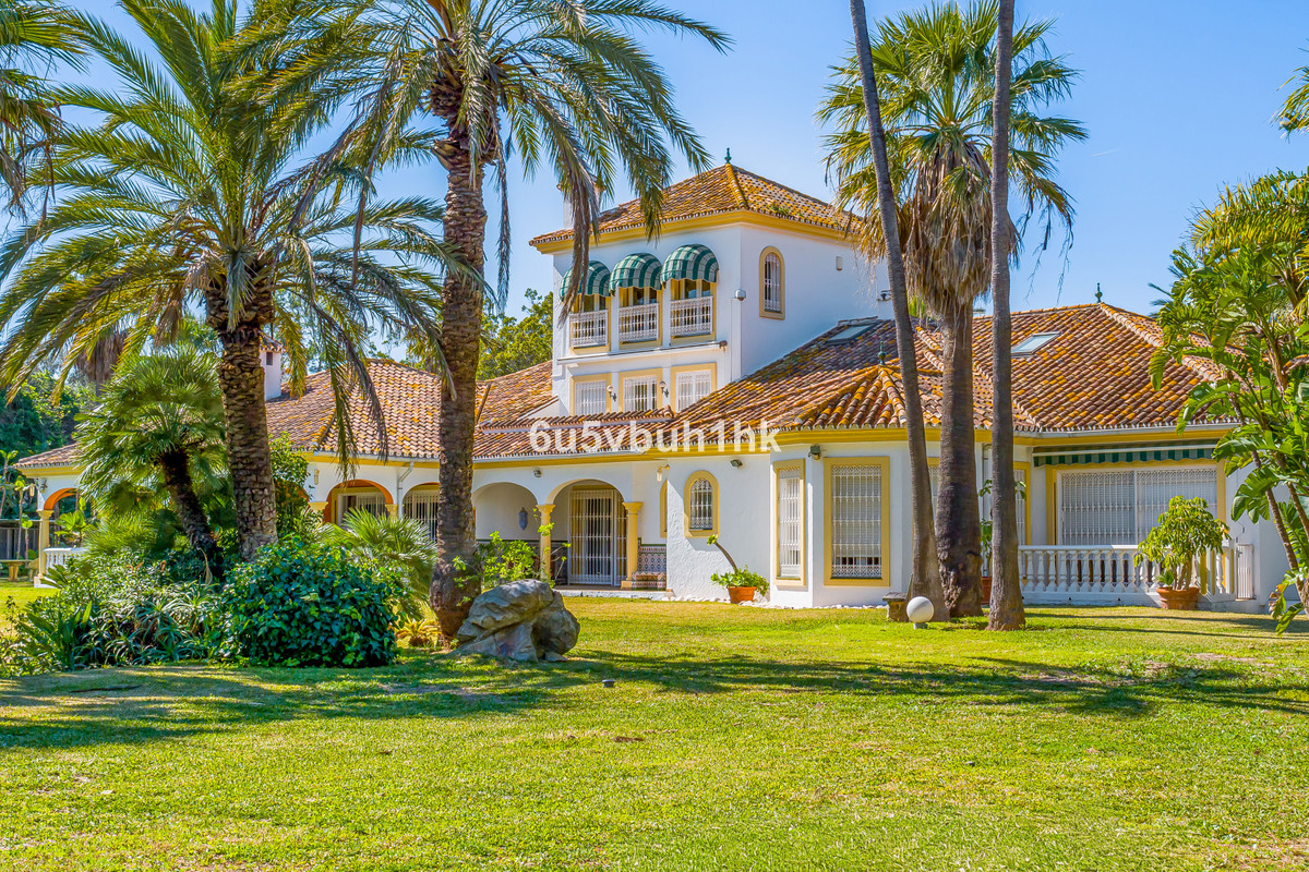 Se vende Villa - Chalet de 8 dormitorios en Costa Del Sol, Málaga, España