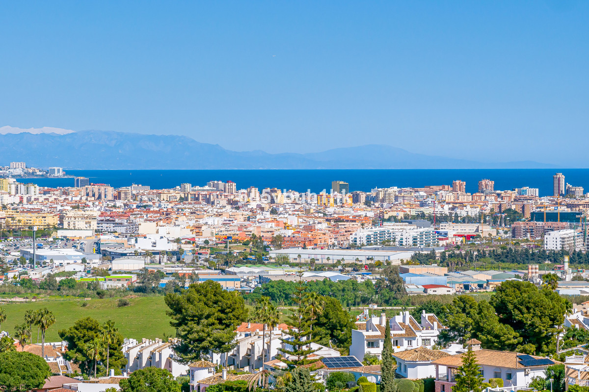 Se vende Villa - Chalet de 8 dormitorios en Costa Del Sol, Málaga, España