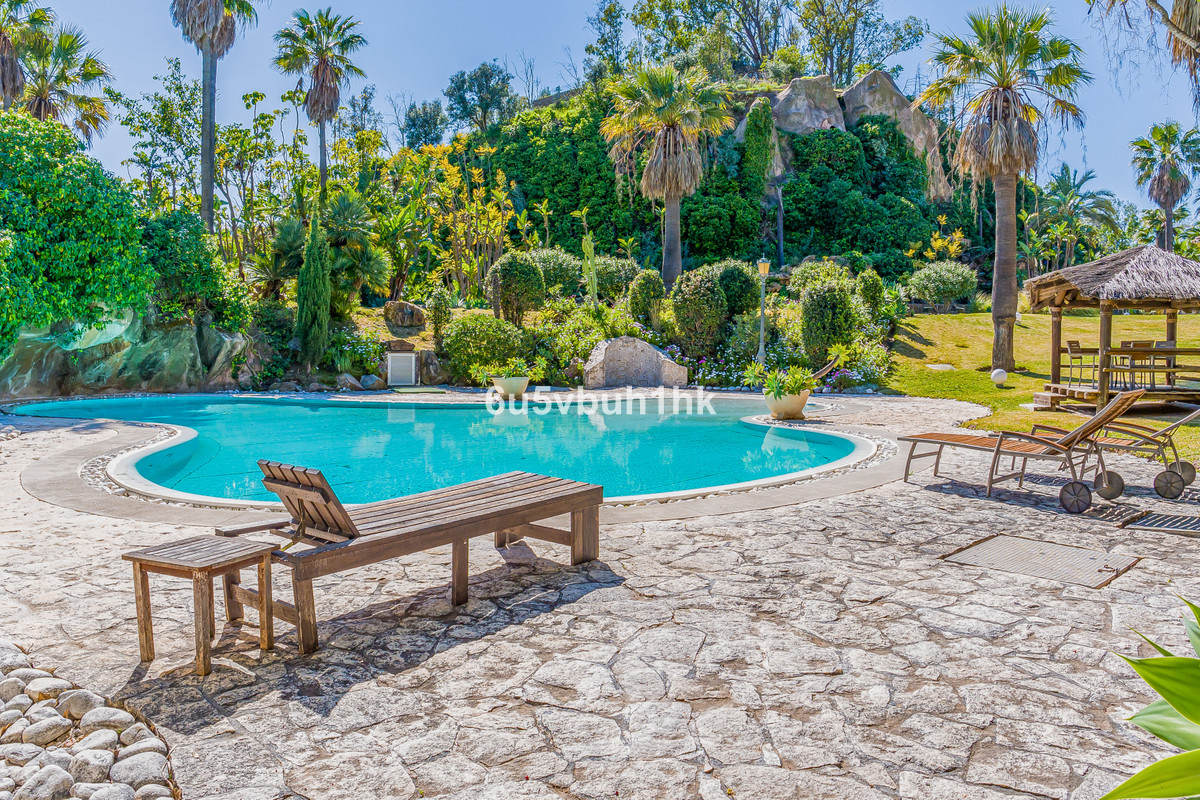 Se vende Villa - Chalet de 8 dormitorios en Costa Del Sol, Málaga, España