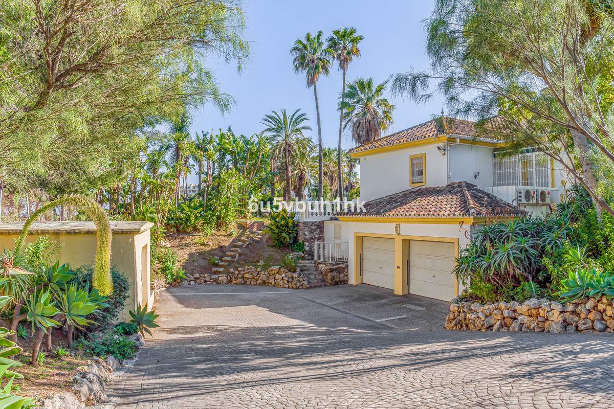 Se vende Villa - Chalet de 8 dormitorios en Costa Del Sol, Málaga, España