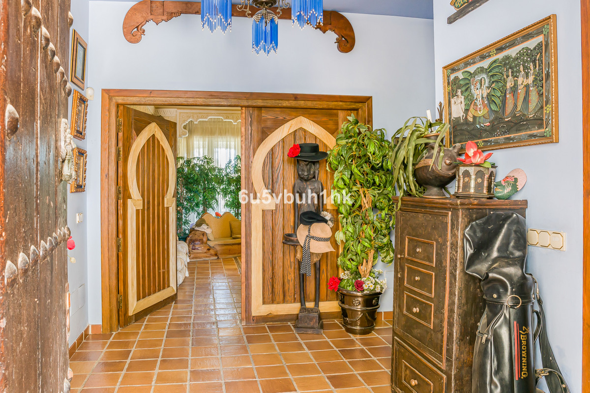 Se vende Villa - Chalet de 8 dormitorios en Costa Del Sol, Málaga, España