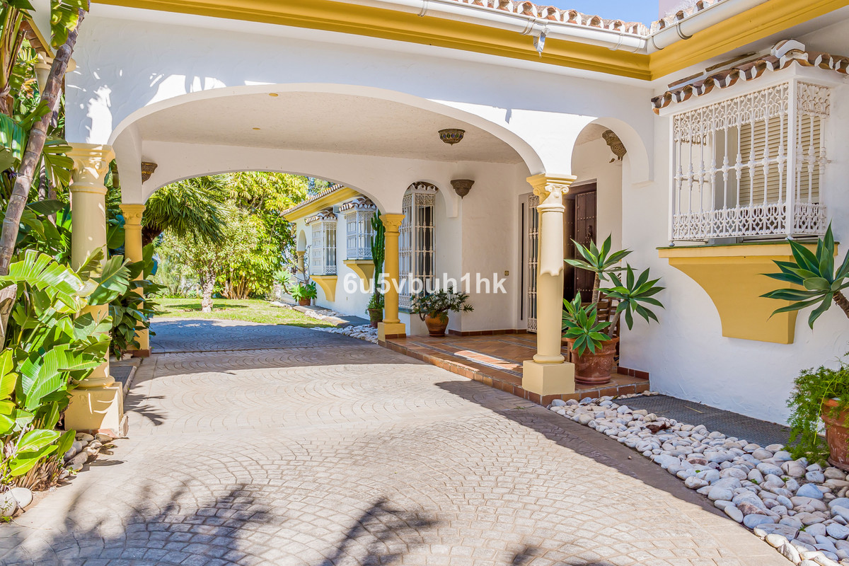 Se vende Villa - Chalet de 8 dormitorios en Costa Del Sol, Málaga, España