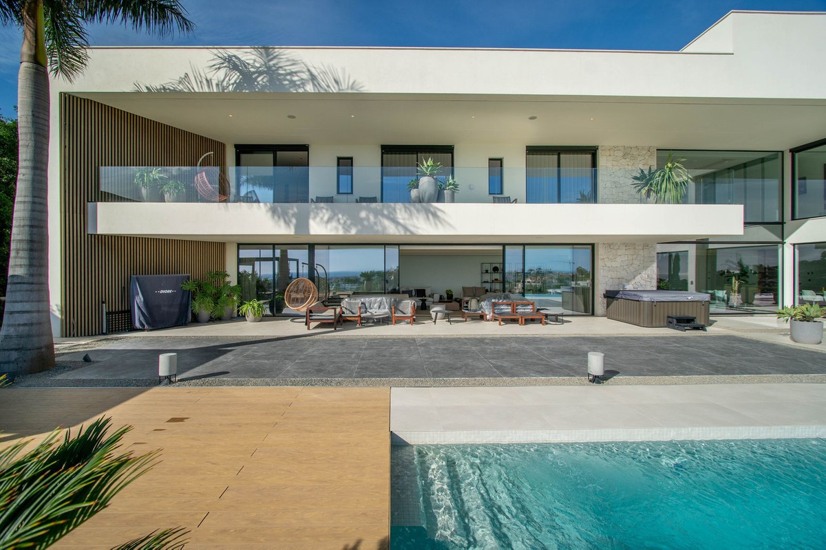 Se vende Villa - Chalet de 5 dormitorios en Costa Del Sol, Málaga, España