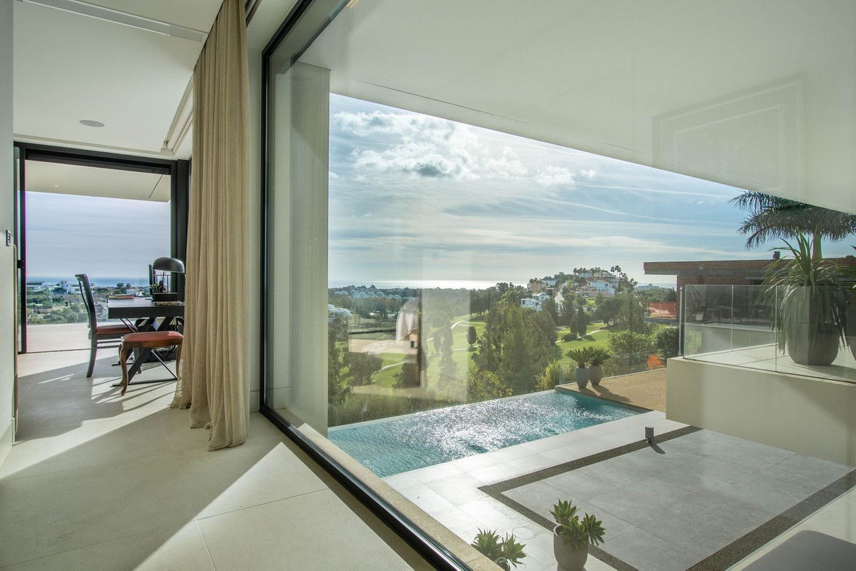 Se vende Villa - Chalet de 5 dormitorios en Costa Del Sol, Málaga, España