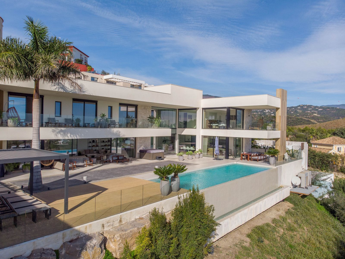 Se vende Villa - Chalet de 5 dormitorios en Costa Del Sol, Málaga, España