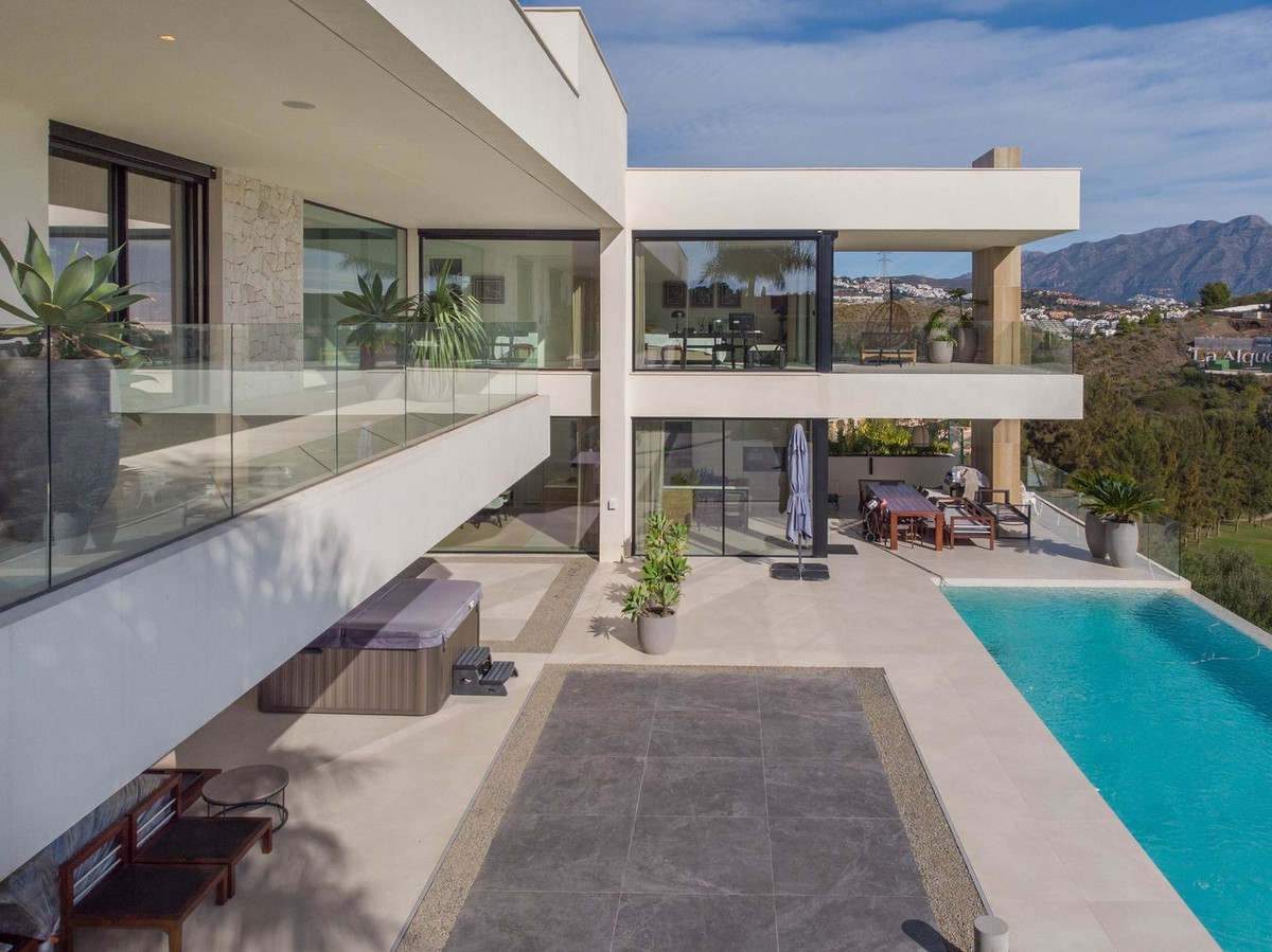 Se vende Villa - Chalet de 5 dormitorios en Costa Del Sol, Málaga, España