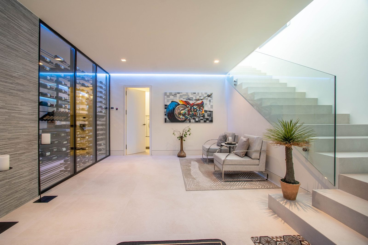Se vende Villa - Chalet de 5 dormitorios en Costa Del Sol, Málaga, España
