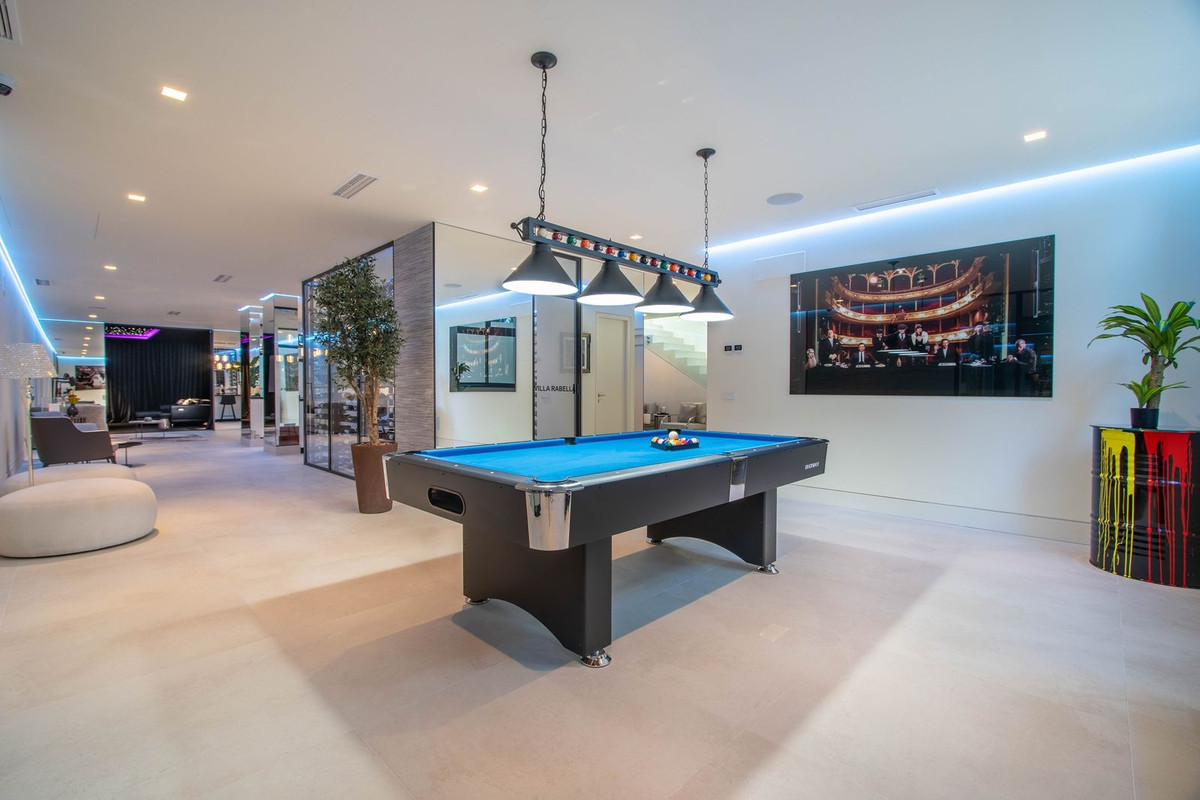 Se vende Villa - Chalet de 5 dormitorios en Costa Del Sol, Málaga, España