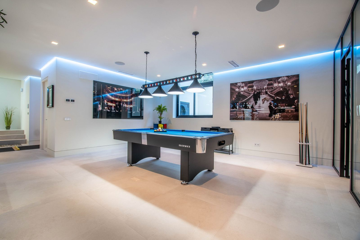 Se vende Villa - Chalet de 5 dormitorios en Costa Del Sol, Málaga, España