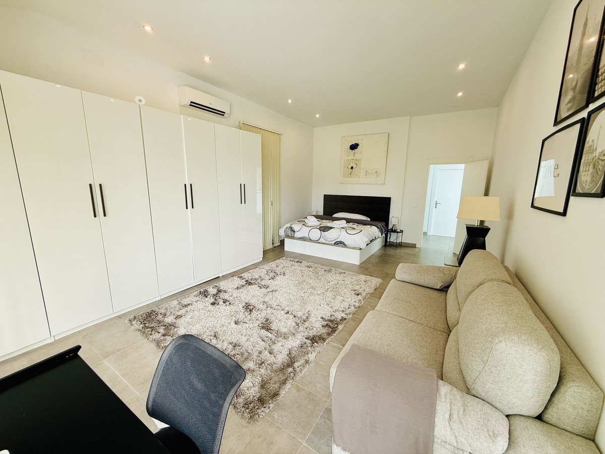 3 Bed Townhouse for sale in Benahavís Costa Del Sol, Málaga, Spain