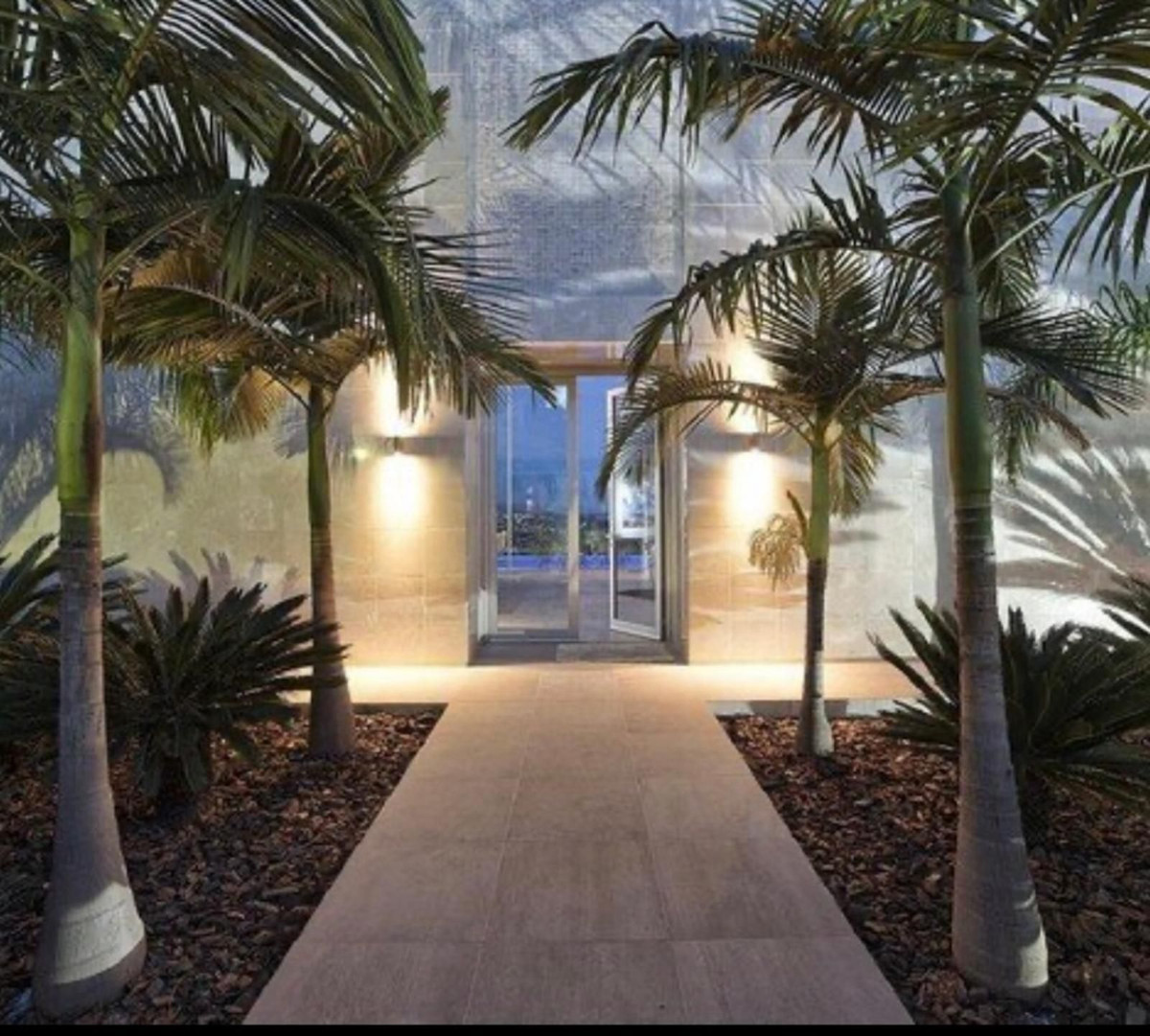 3 Bed Townhouse for sale in Benahavís Costa Del Sol, Málaga, Spain