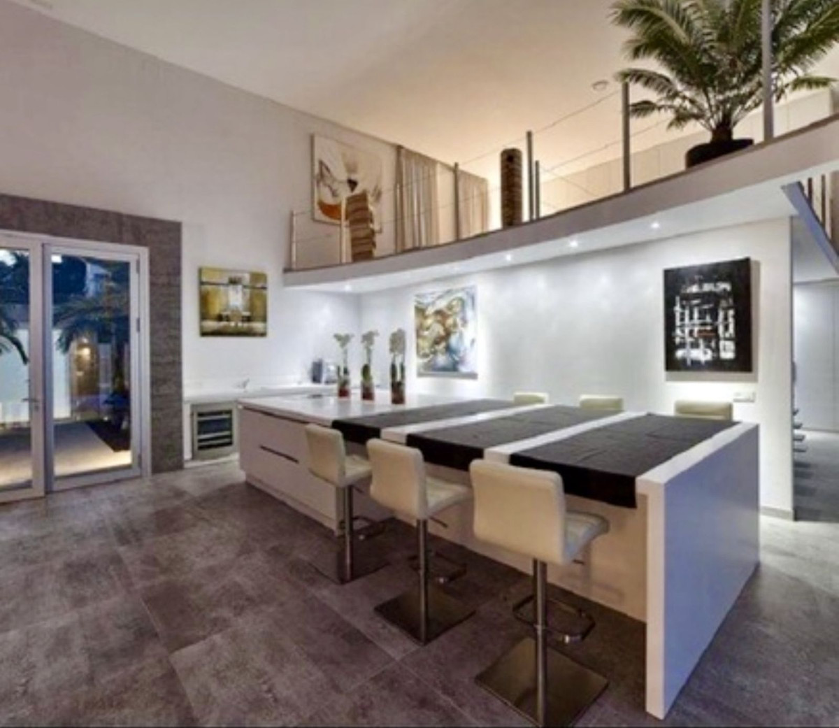 3 Bed Townhouse for sale in Benahavís Costa Del Sol, Málaga, Spain