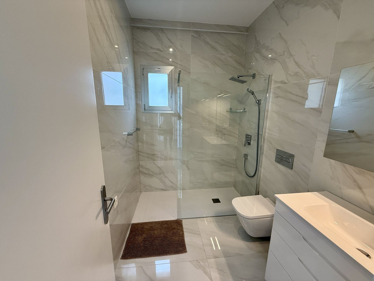 3 Bed Townhouse for sale in Benahavís Costa Del Sol, Málaga, Spain