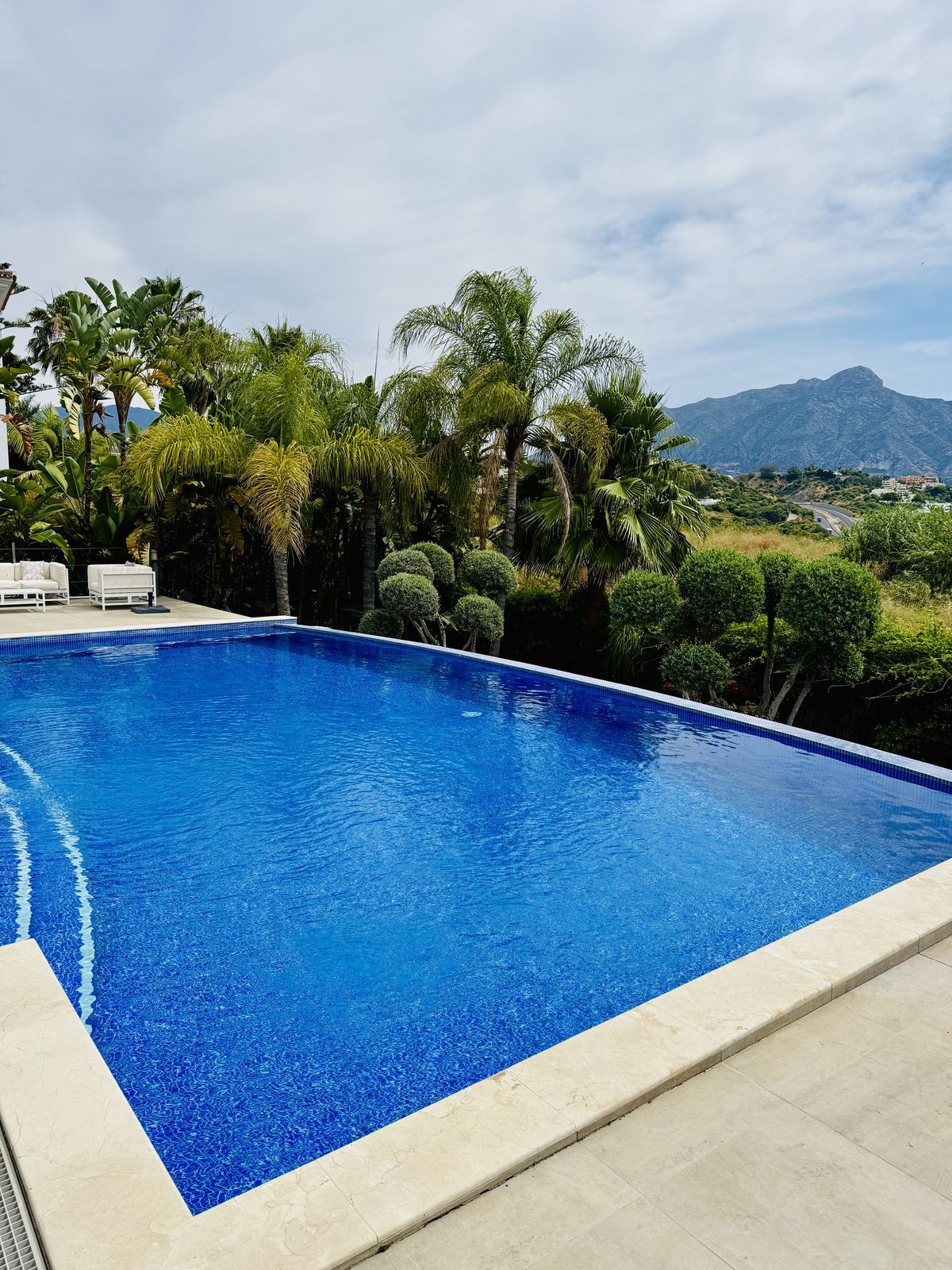 3 Bed Townhouse for sale in Benahavís Costa Del Sol, Málaga, Spain