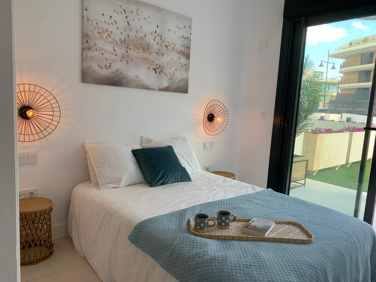 Se vende Apartamento Planta Baja de 2 dormitorios en Costa Del Sol, Málaga, España