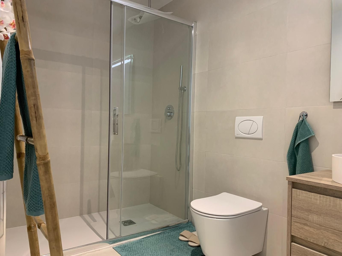 Se vende Apartamento Planta Baja de 2 dormitorios en Costa Del Sol, Málaga, España