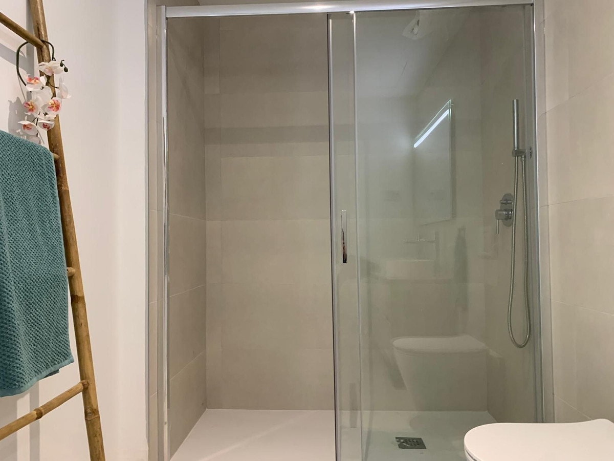 Se vende Apartamento Planta Baja de 2 dormitorios en Costa Del Sol, Málaga, España