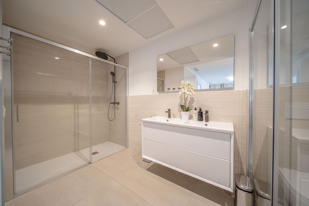 4 Bed Apartment for sale in Carvajal Costa Del Sol, Málaga, Spain