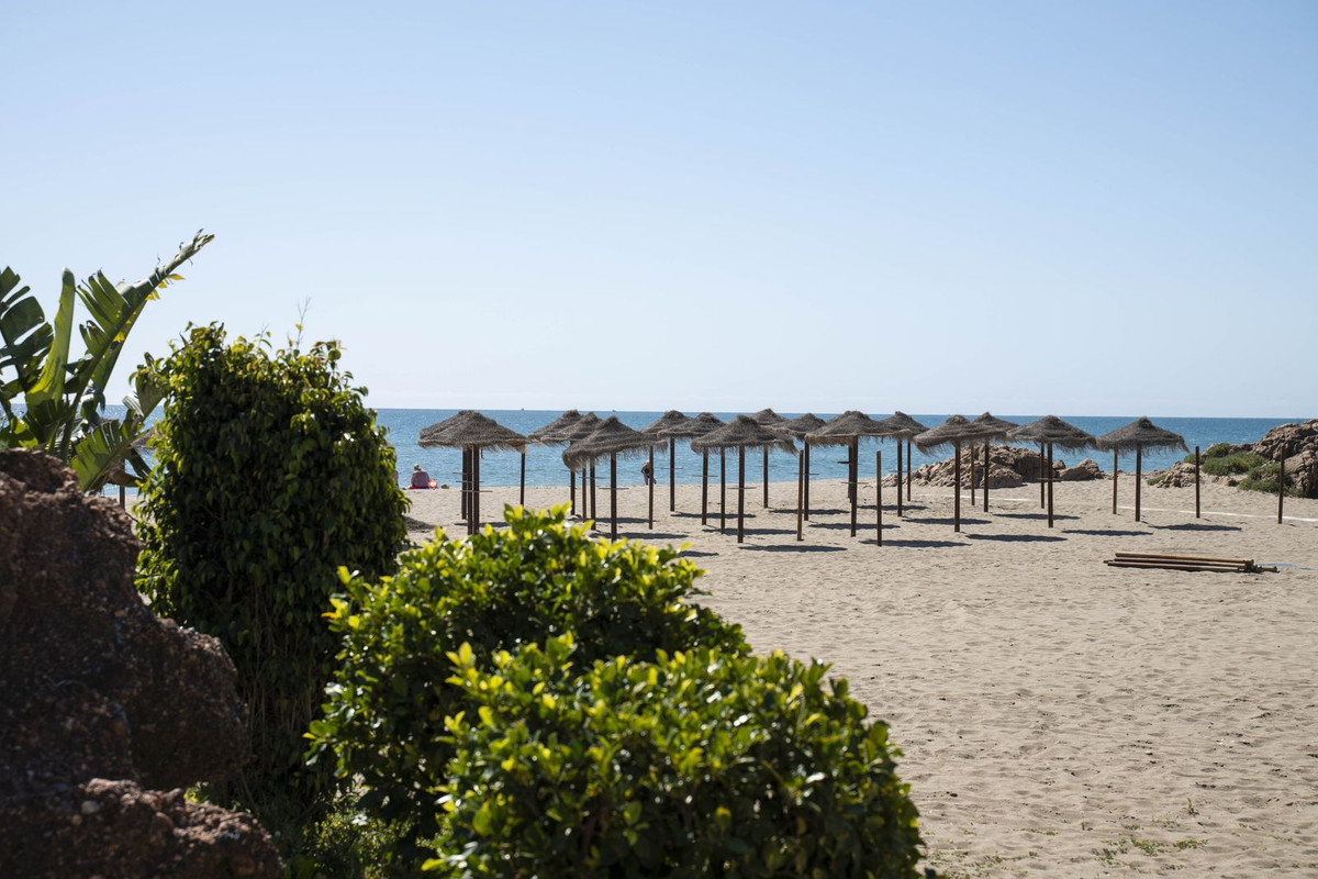 4 Bed Apartment for sale in Carvajal Costa Del Sol, Málaga, Spain