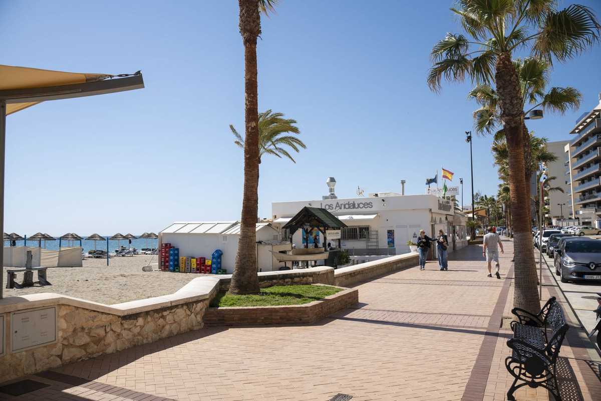 4 Bed Apartment for sale in Carvajal Costa Del Sol, Málaga, Spain