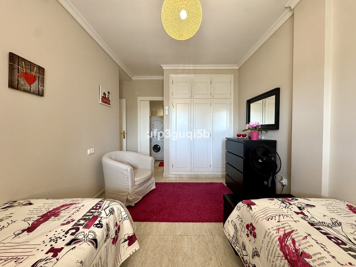 Se vende Apartamento en Planta Última de 2 dormitorios en Costa Del Sol, Málaga, España