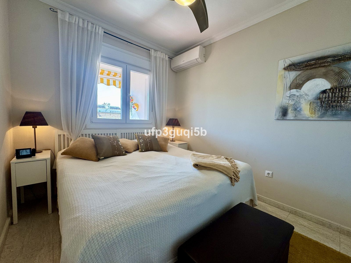Se vende Apartamento en Planta Última de 2 dormitorios en Costa Del Sol, Málaga, España