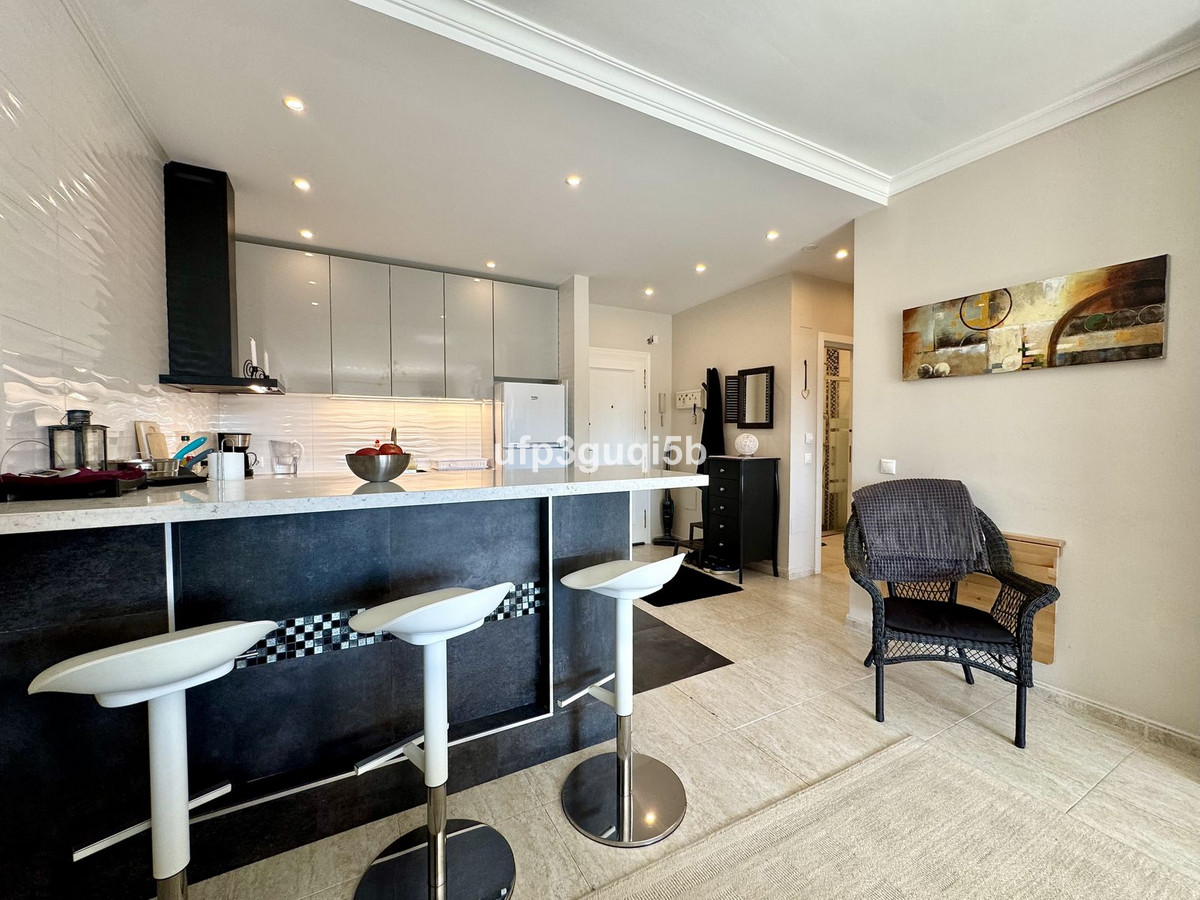 Se vende Apartamento en Planta Última de 2 dormitorios en Costa Del Sol, Málaga, España