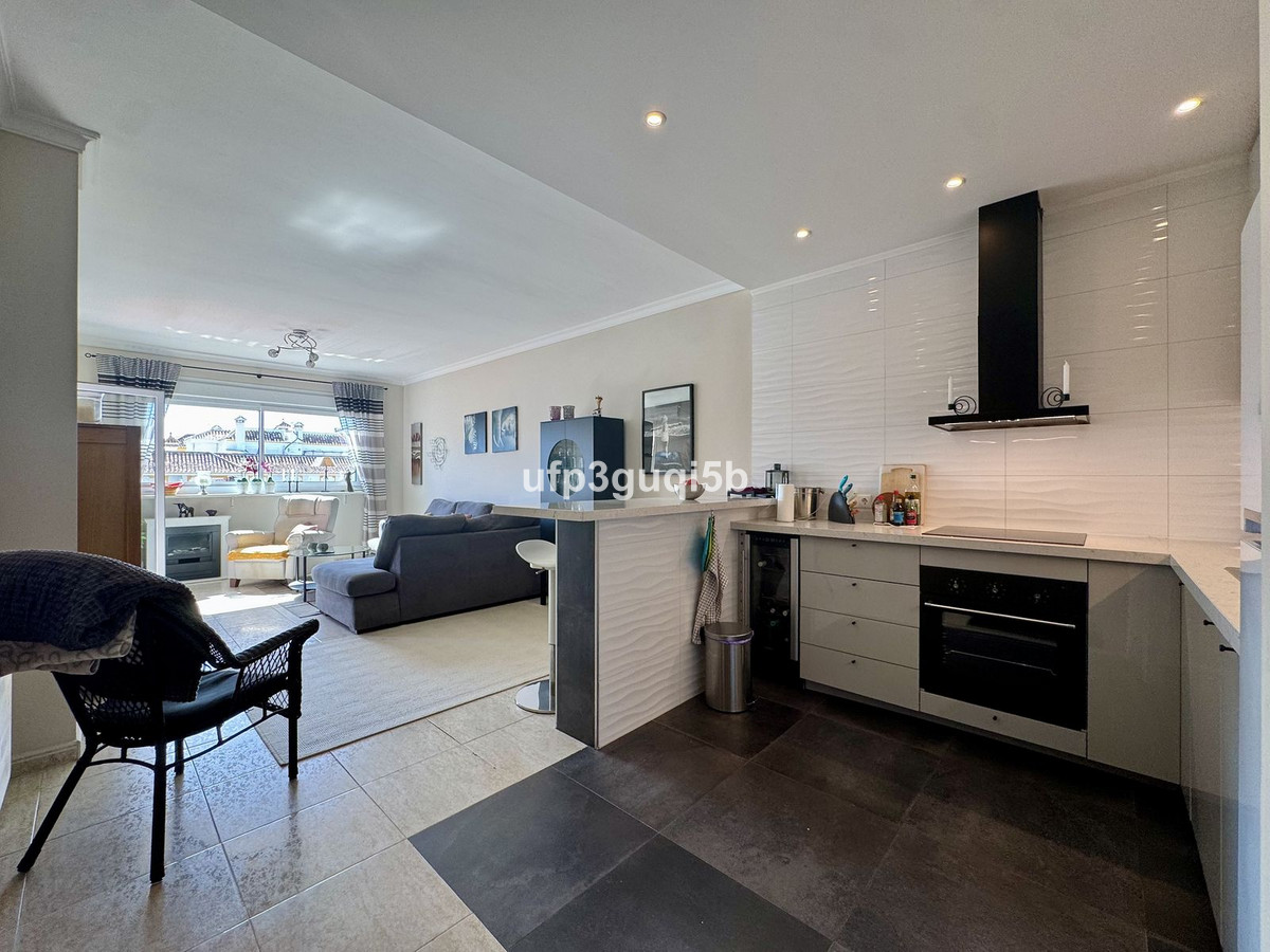 Se vende Apartamento en Planta Última de 2 dormitorios en Costa Del Sol, Málaga, España