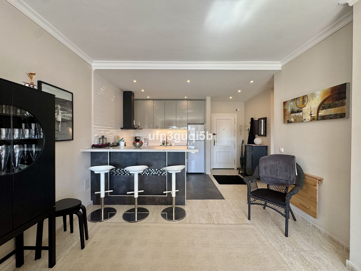 Se vende Apartamento en Planta Última de 2 dormitorios en Costa Del Sol, Málaga, España