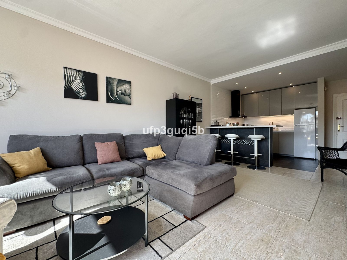 Se vende Apartamento en Planta Última de 2 dormitorios en Costa Del Sol, Málaga, España