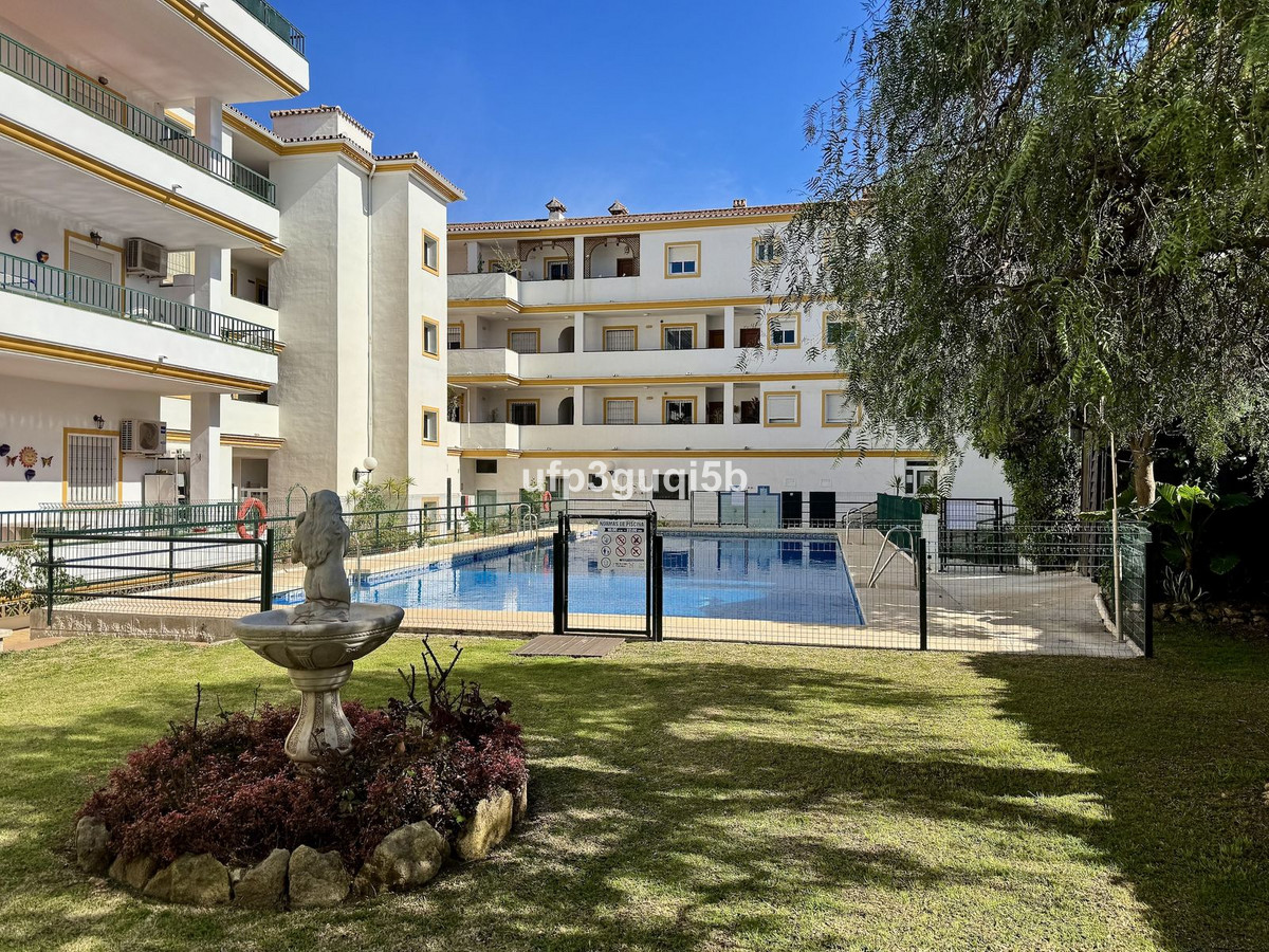 Se vende Apartamento en Planta Última de 2 dormitorios en Costa Del Sol, Málaga, España