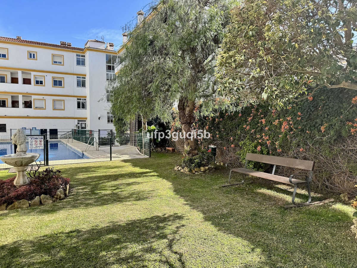 Se vende Apartamento en Planta Última de 2 dormitorios en Costa Del Sol, Málaga, España
