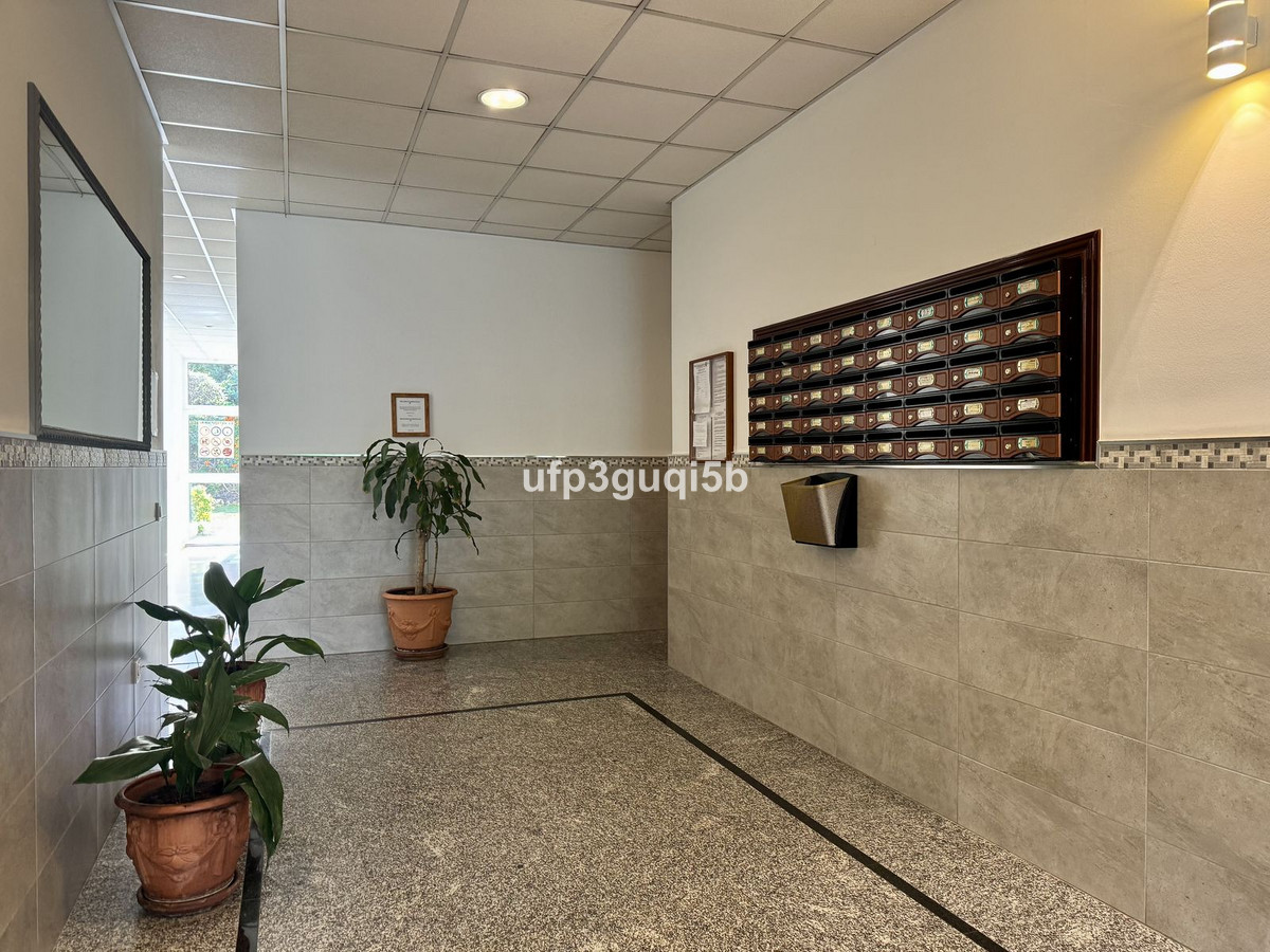 Se vende Apartamento en Planta Última de 2 dormitorios en Costa Del Sol, Málaga, España
