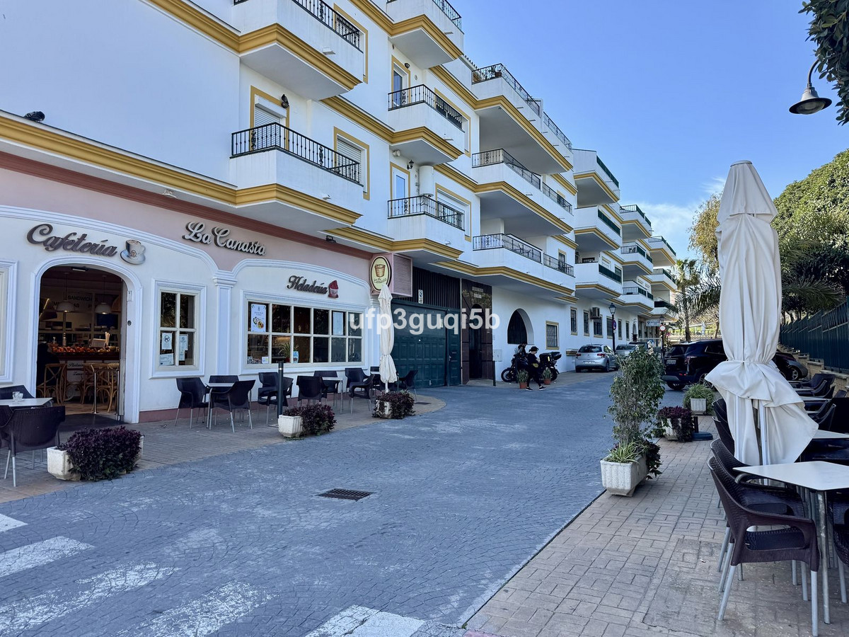 Se vende Apartamento en Planta Última de 2 dormitorios en Costa Del Sol, Málaga, España