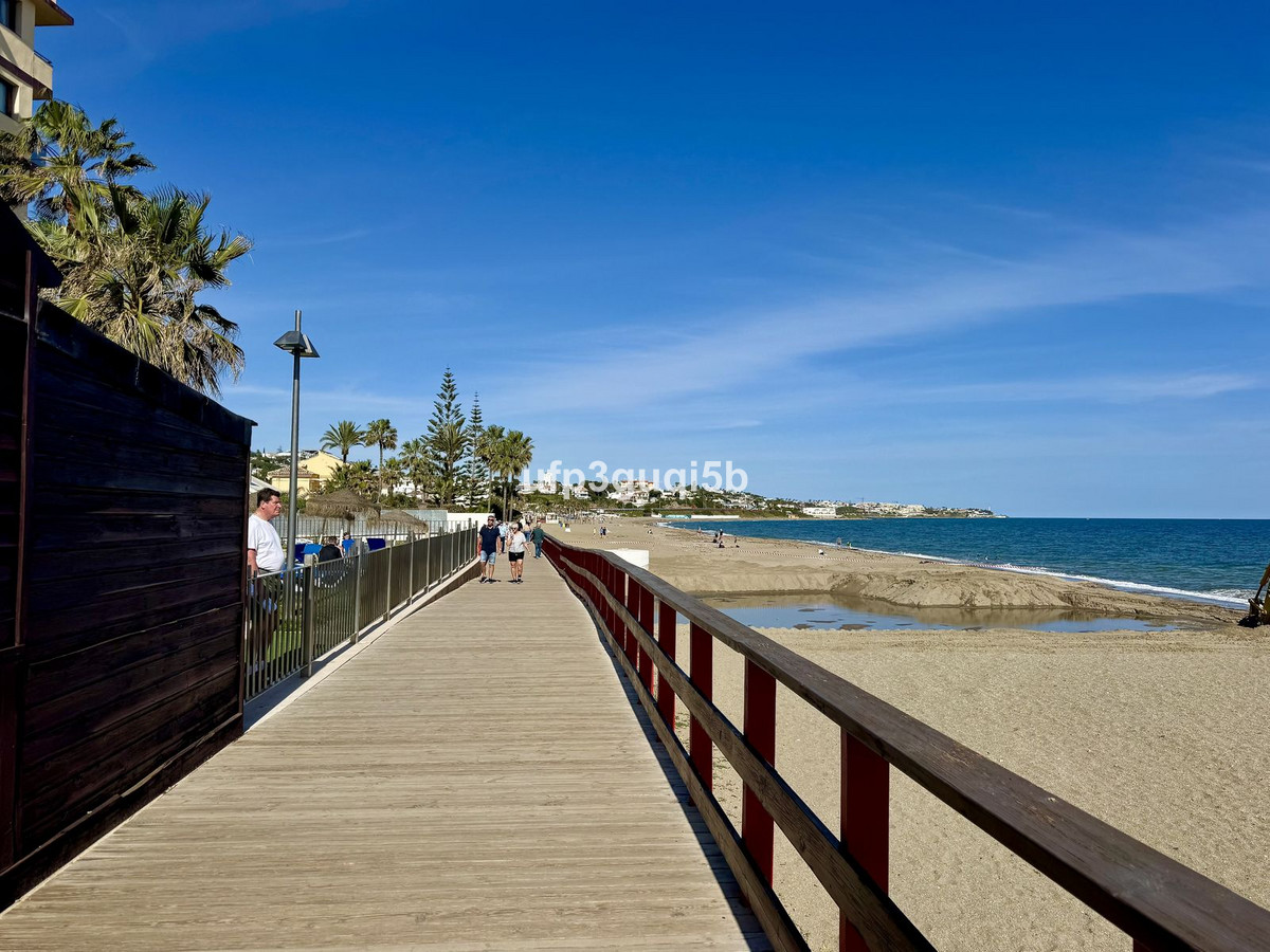Se vende Apartamento en Planta Última de 2 dormitorios en Costa Del Sol, Málaga, España