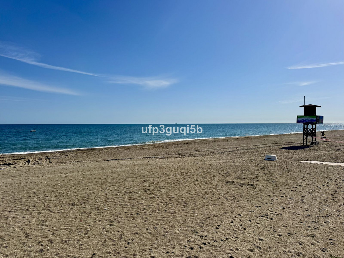 Se vende Apartamento en Planta Última de 2 dormitorios en Costa Del Sol, Málaga, España