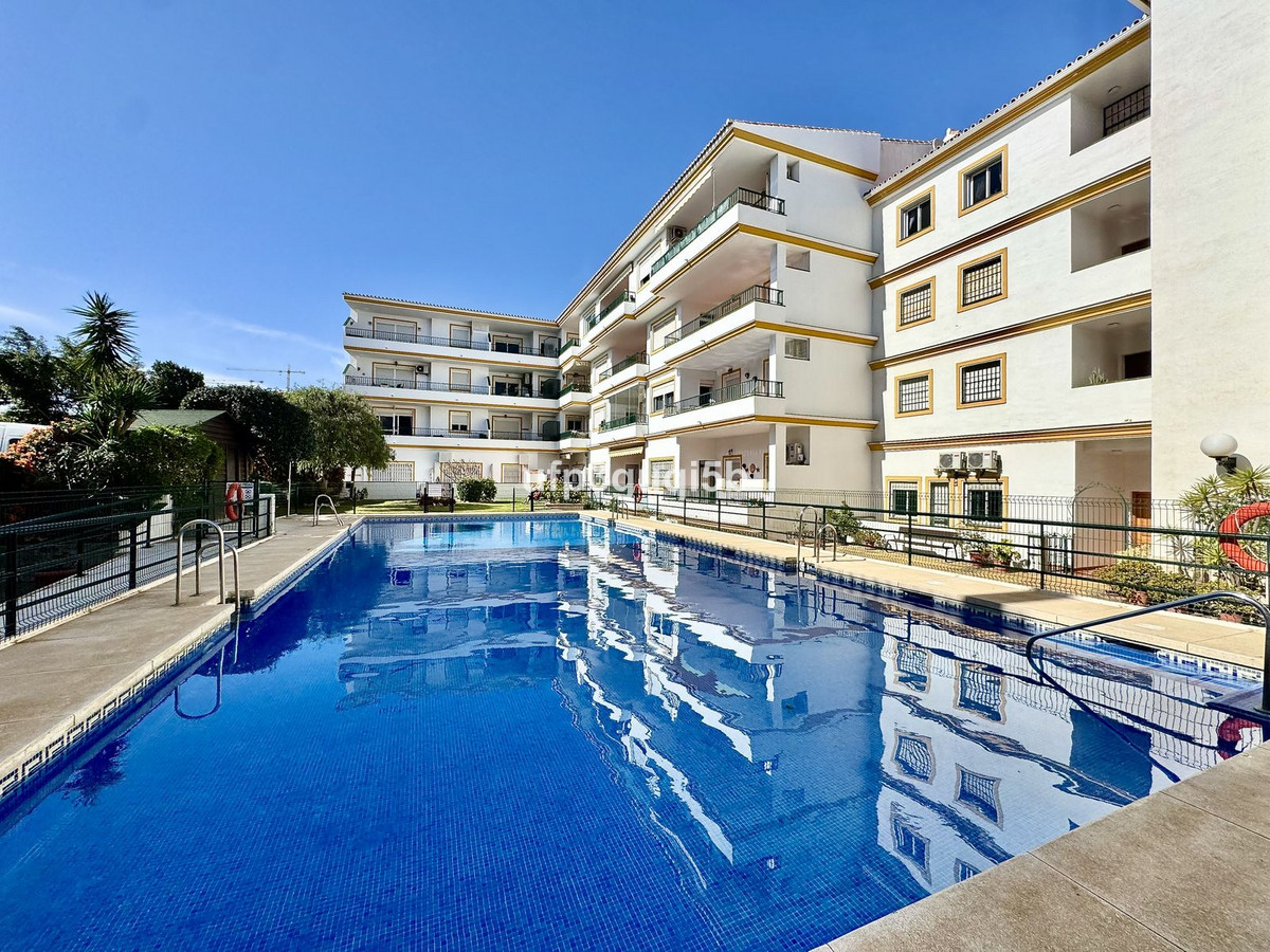Se vende Apartamento en Planta Última de 2 dormitorios en Costa Del Sol, Málaga, España