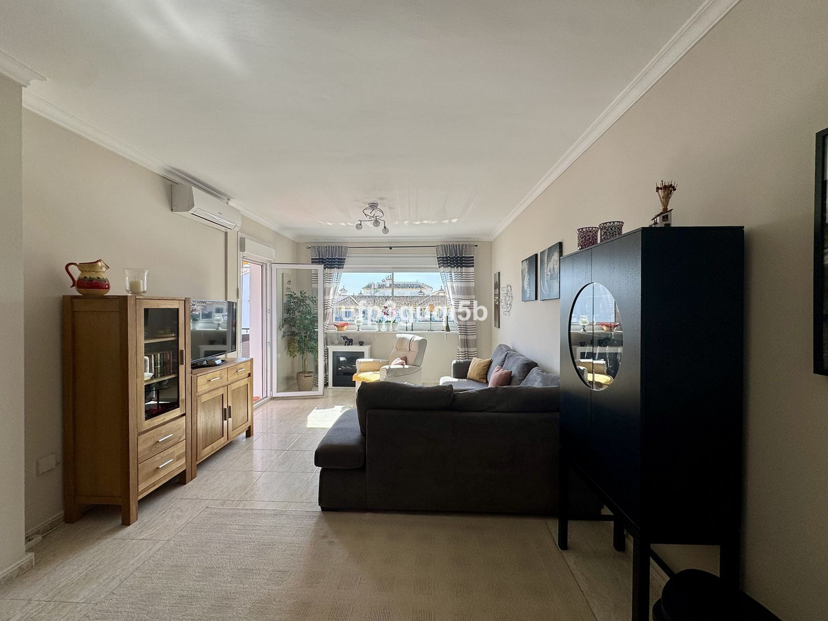 Se vende Apartamento en Planta Última de 2 dormitorios en Costa Del Sol, Málaga, España