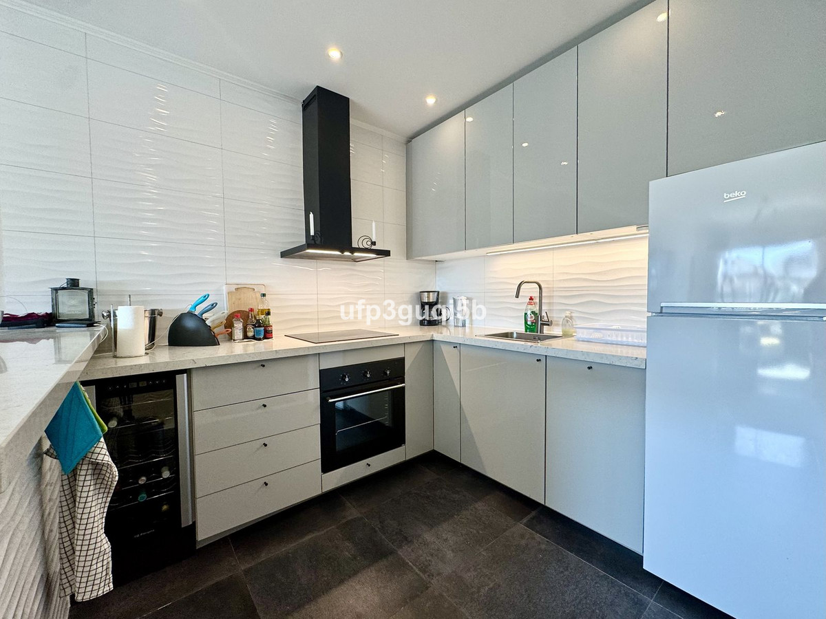 Se vende Apartamento en Planta Última de 2 dormitorios en Costa Del Sol, Málaga, España