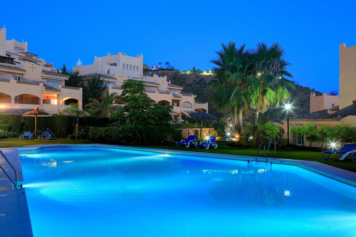 2 Bed Apartment for sale in Elviria Costa Del Sol, Málaga, Spain