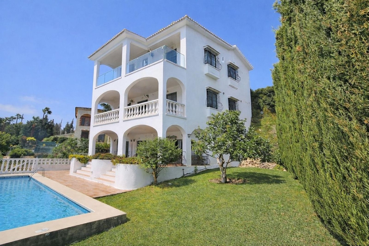 4 Bed Townhouse for sale in Mijas Costa Costa Del Sol, Málaga, Spain