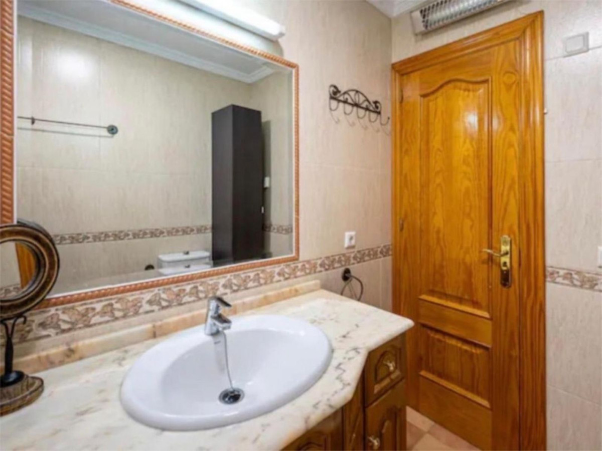 3 Bed Apartment for sale in San Pedro De Alcántara Costa Del Sol, Málaga, Spain