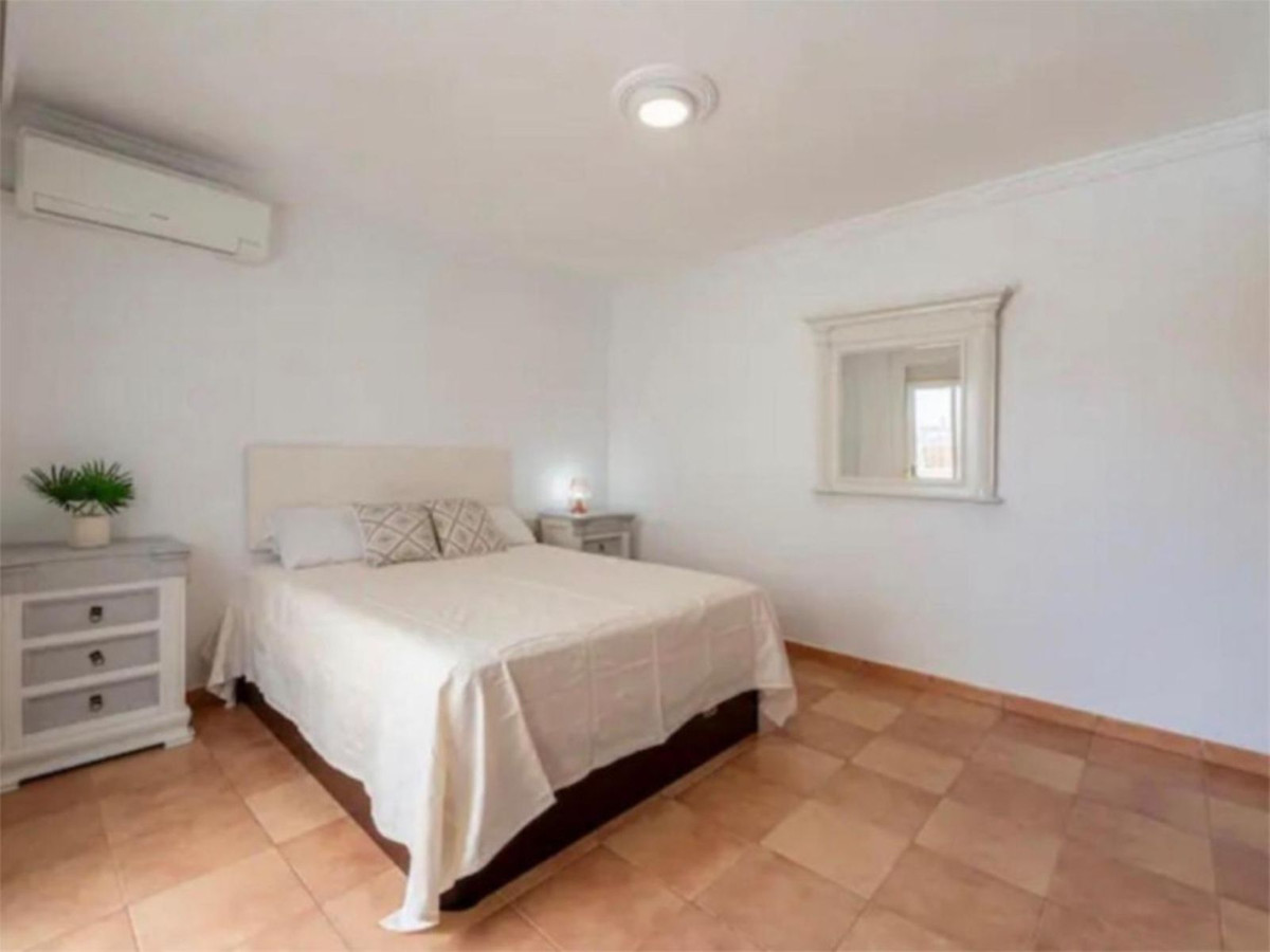 3 Bed Apartment for sale in San Pedro De Alcántara Costa Del Sol, Málaga, Spain