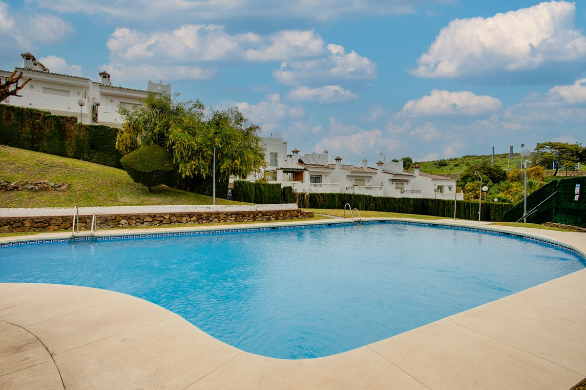 3 Bed Townhouse for sale in Estepona Costa Del Sol, Málaga, Spain