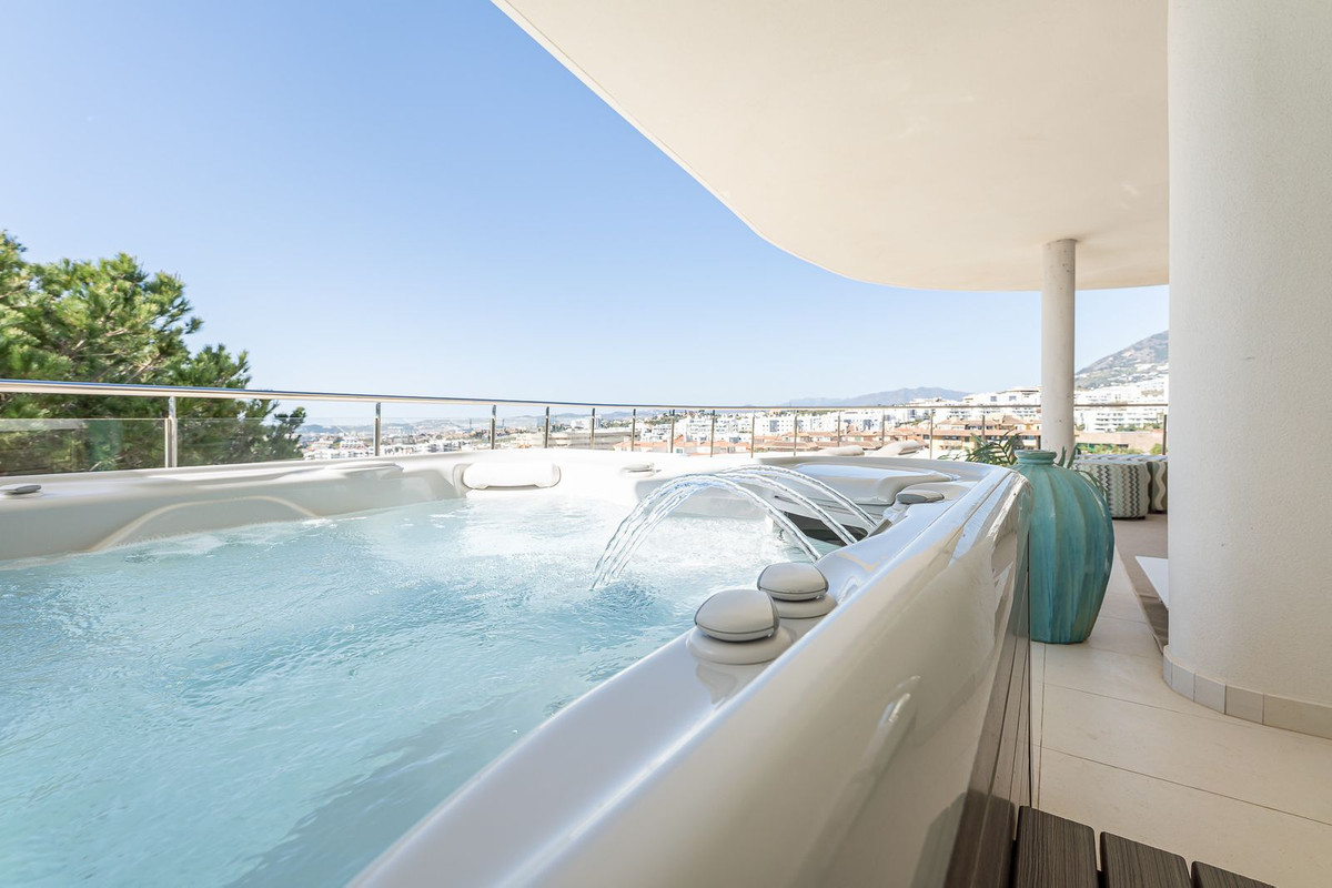 3 Bed Apartment for sale in Benalmadena Costa Del Sol, Málaga, Spain