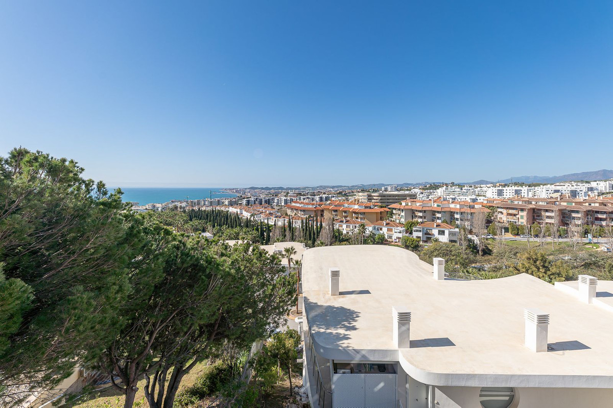 3 Bed Apartment for sale in Benalmadena Costa Del Sol, Málaga, Spain