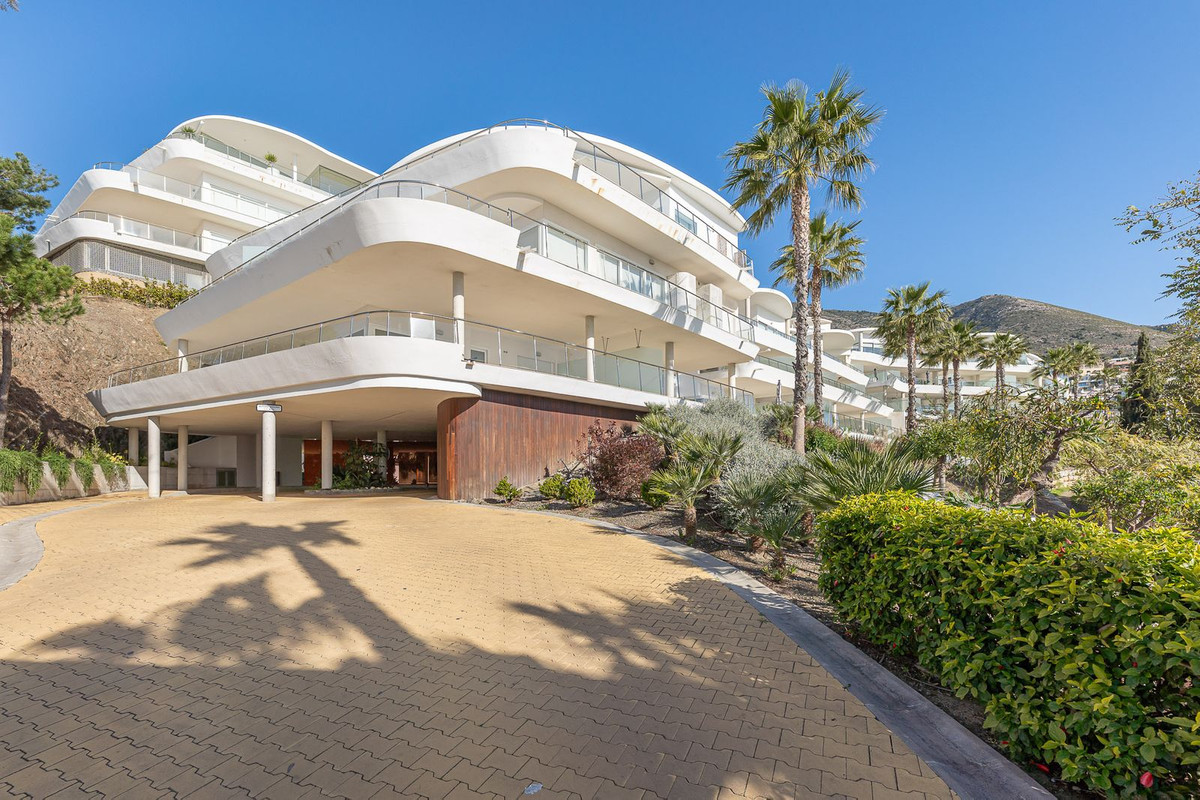 3 Bed Apartment for sale in Benalmadena Costa Del Sol, Málaga, Spain